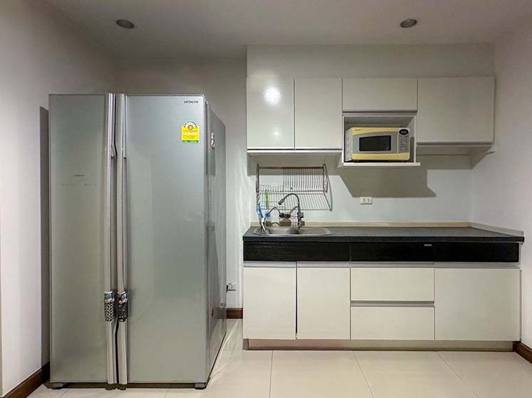 Condominium in Near United Nations 